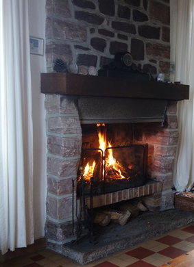 Bretonische Abende am offenen Kamin. 