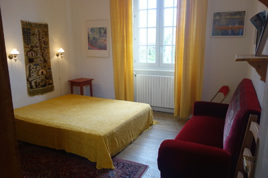 Das Gartenzimmer befindet sich im Erdgeschoss und bietet Ausblick auf Pflanzen der Bretagne..